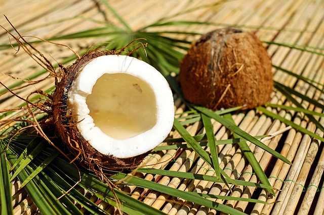 Abnehmen mit Kokosöl - Kokosnuss